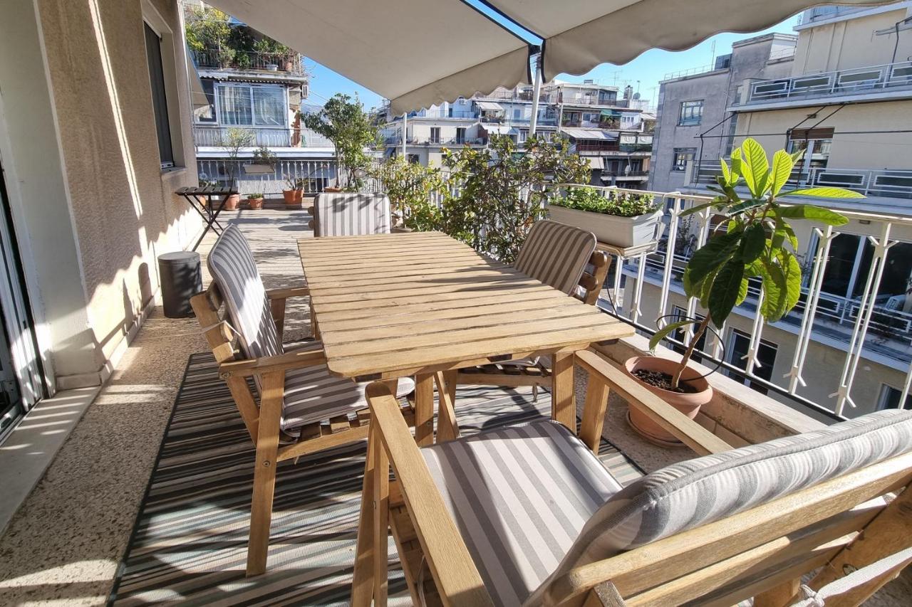 Cozy Apartment With Wrap Around Balcony Athens Ngoại thất bức ảnh
